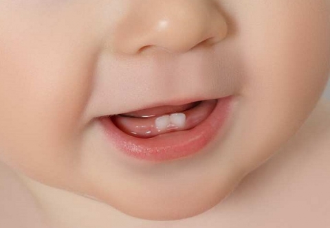 Giúp bạn giải đáp: Trẻ nhỏ mấy tháng mọc răng?