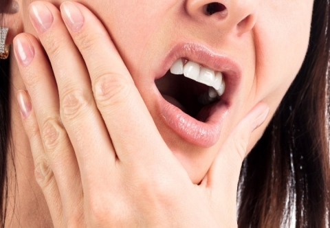 Đau răng bên trái phải làm sao? Cách xử lý và phòng ngừa